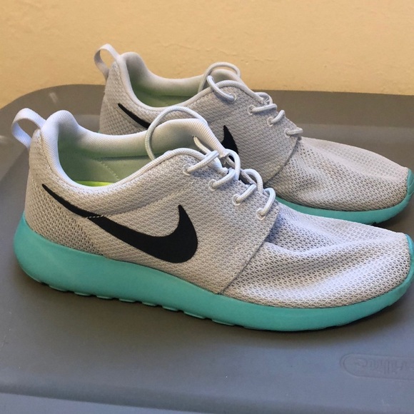 Nike Other - Nike Roshe Run Men’s Shoes - Light Gray/Teal, Size 8 (Fits Women’s Size 9.5)